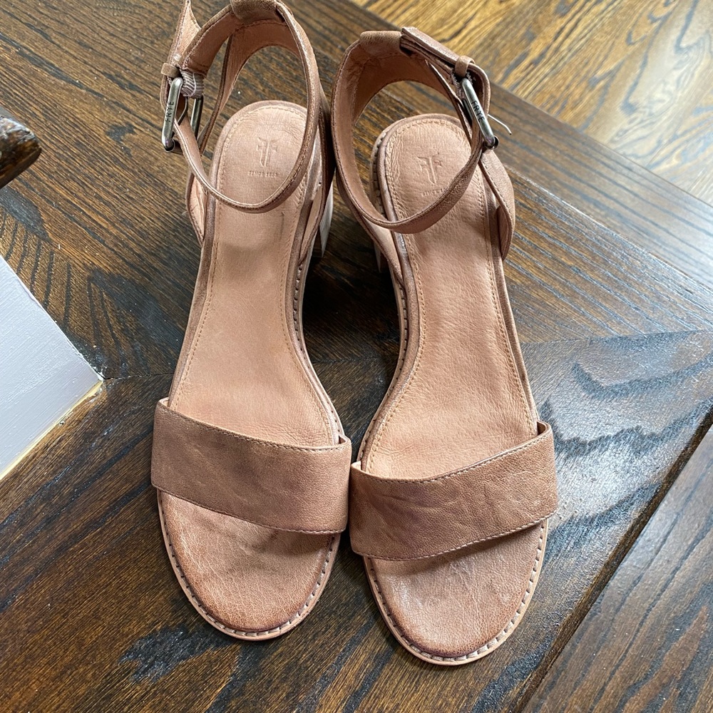 Frye Sandals tan - Picture 2 of 4